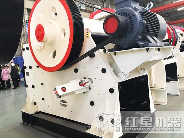 石英石颚式破碎机进料口大