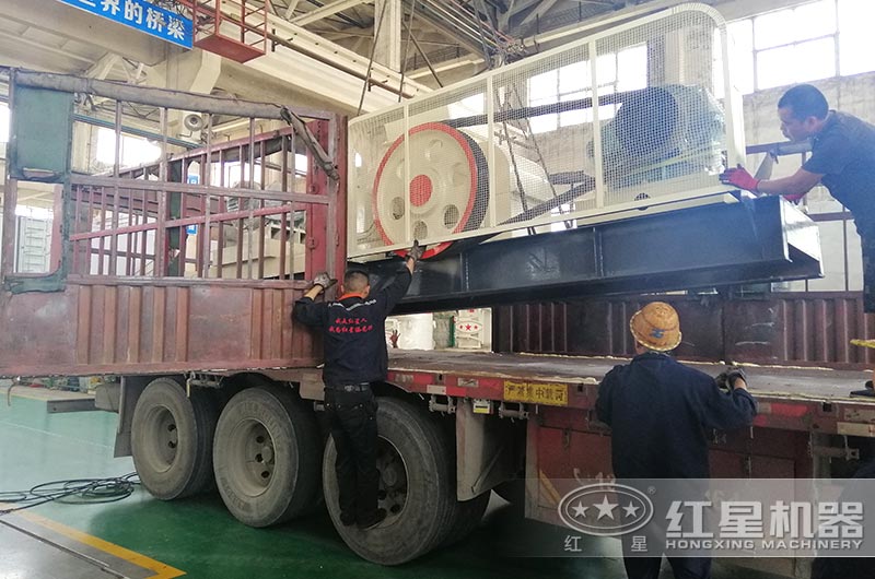 对辊制砂机打河卵石效果怎么样？多少钱一台？