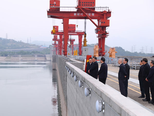 习近平总书记考察三峡现场