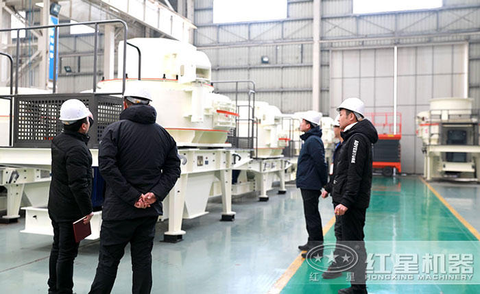 客户来leyu.乐鱼考察制砂设备
