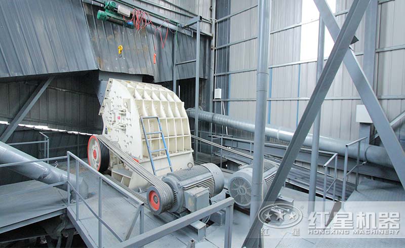 重型锤式岩石破碎机—“势如破竹”型绿色岩石破碎机设备