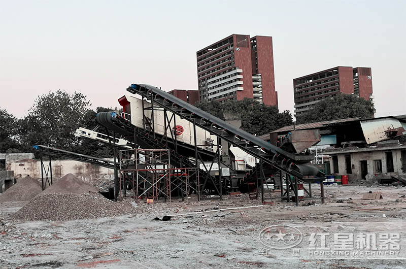 全套建筑垃圾处理方案推出，看移动式破碎机解决垃圾处理难题